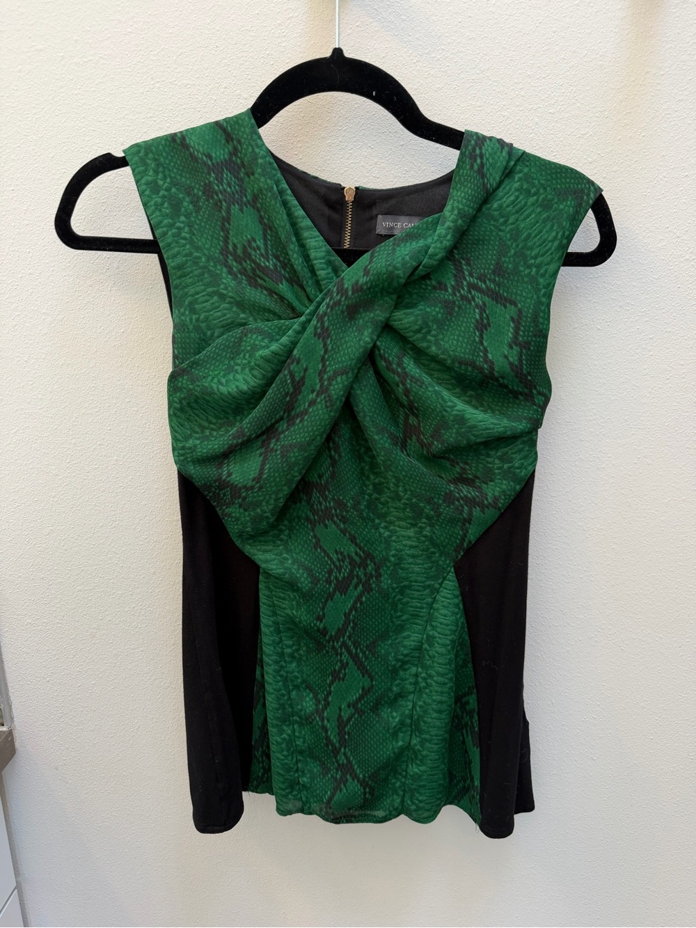 Vince Camuto Green Snake-Print Twist Front Sleeveless Blouse